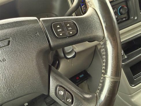 Used 2003 Chevrolet Silverado 2500 LT image 28