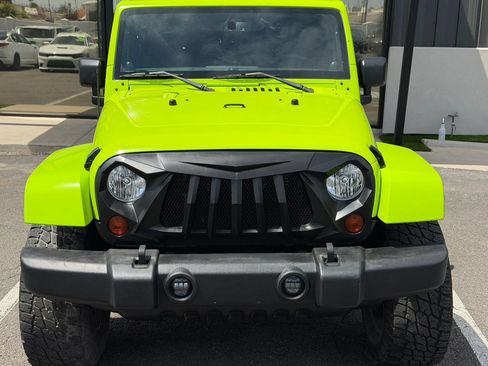 Used 2013 Jeep Wrangler Unlimited Sahara w/ Connectivity Group AWD/4WD image 12