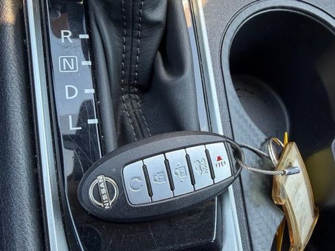 Used 2025 Nissan Altima 2.5 SV FWD image 14