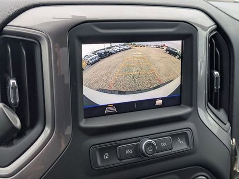 Used 2023 Chevrolet Silverado 2500 Custom w/ Custom Value Package image 17