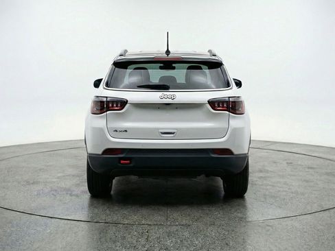 Used 2025 Jeep Compass Trailhawk AWD/4WD image 7