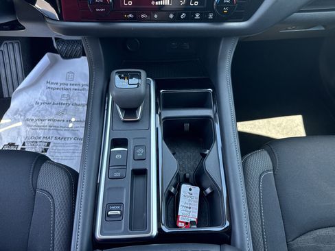 Used 2025 Nissan Pathfinder SV FWD image 20