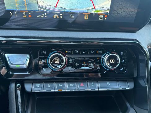 New 2026 GMC Sierra 2500 AT4 w/ AT4 Premium Plus Package AWD/4WD image 21