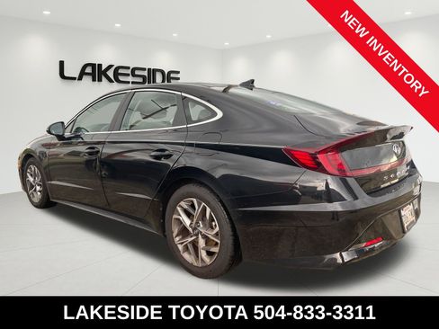 Used 2022 Hyundai Sonata SEL w/ Preferred Accessory Package FWD image 2