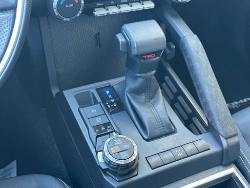 Used 2025 Toyota Tacoma TRD Off-Road image 19