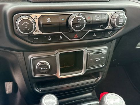 Used 2023 Jeep Wrangler Sport image 17