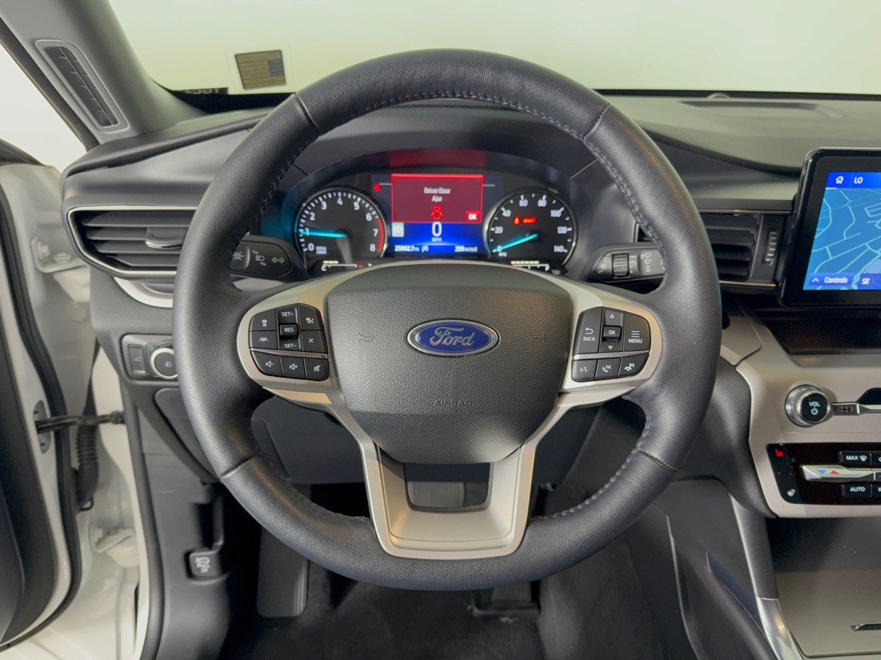 Used 2023 Ford Explorer XLT w/ Equipment Group 202A RWD image 10