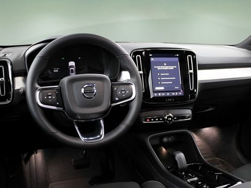 New 2026 Volvo XC40 B5 Ultra w/ Protection Package Premier image 20