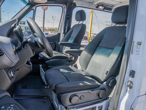 Used 2021 Mercedes-Benz Sprinter 1500 image 14