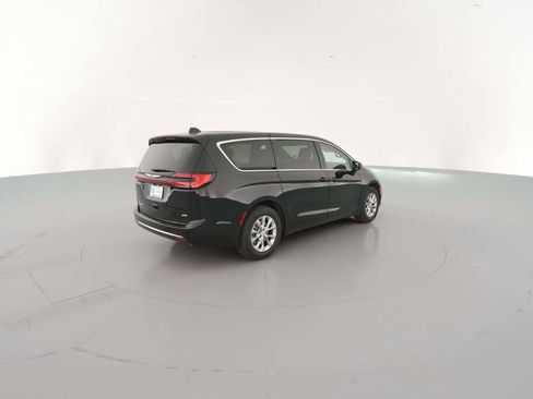 New 2026 Chrysler Pacifica Select image 12