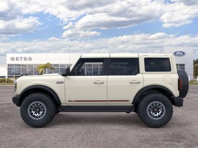New 2026 Ford Bronco Outer Banks w/ Sasquatch Package