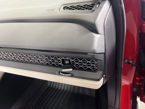 Certified 2025 Honda Accord SE image 9