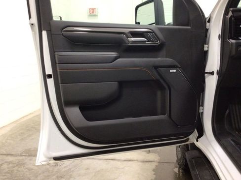 Used 2024 GMC Sierra 2500 AT4 w/ AT4 Premium Plus Package image 18