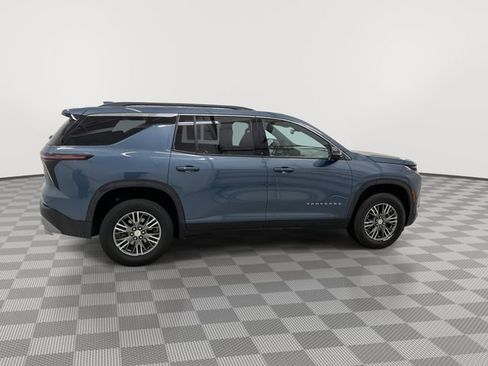 Certified 2025 Chevrolet Traverse LT image 12