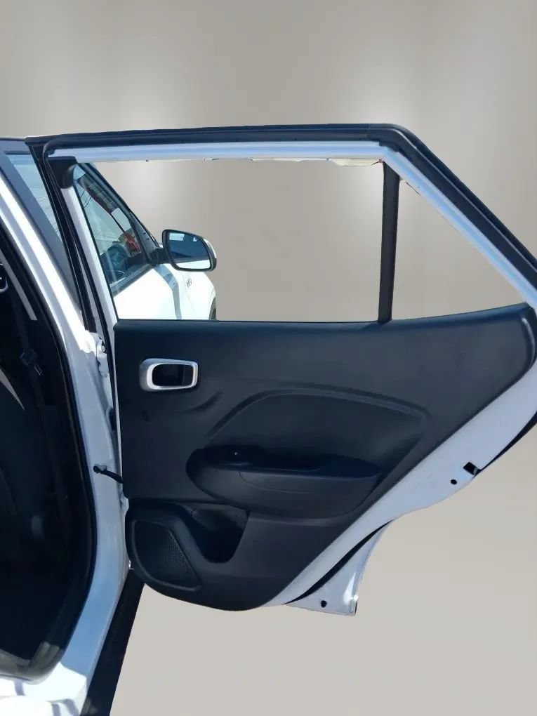 Used 2026 Hyundai Venue SE FWD image 35