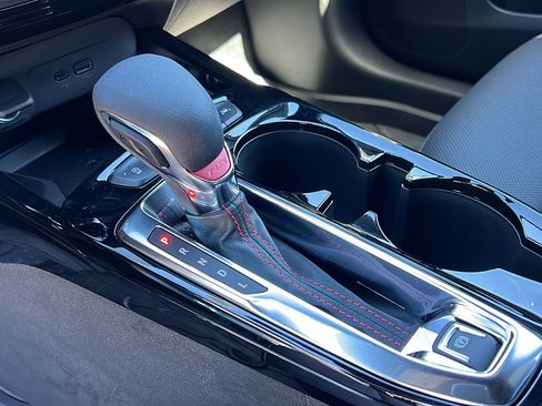 New 2026 Chevrolet Trax RS w/ Sunroof Package image 20