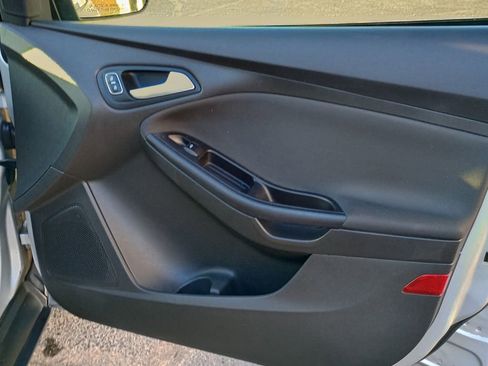 Used 2017 Ford Focus SE image 21