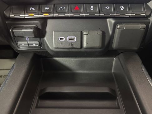 Used 2021 Chevrolet Silverado 1500 LT Trail Boss w/ Convenience Package II image 16