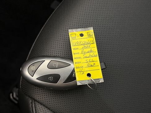 Certified 2025 Hyundai Santa Cruz SEL image 30