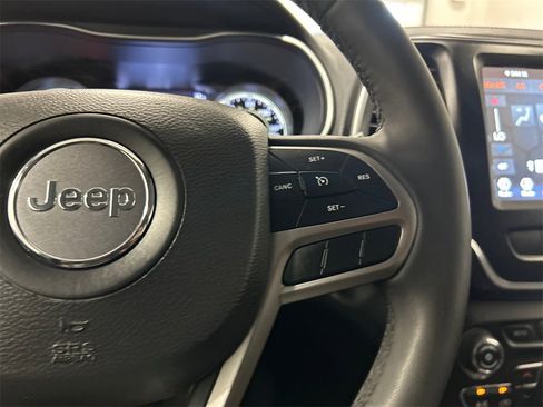 Used 2021 Jeep Cherokee Latitude Lux w/ Comfort/Convenience Group image 21