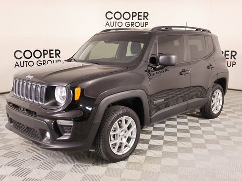 Used 2023 Jeep Renegade Latitude w/ Premium Group image 12