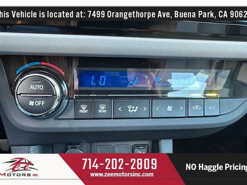 Used 2015 Toyota Corolla LE FWD image 36
