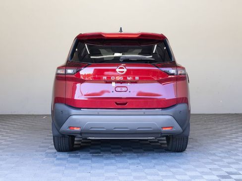Used 2023 Nissan Rogue S image 11