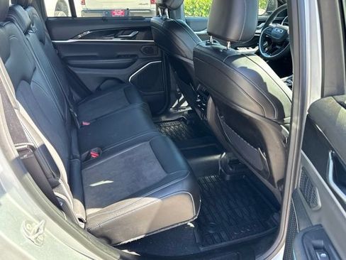 Used 2022 Jeep Grand Cherokee Trailhawk w/ Advanced Protech Group II AWD/4WD image 15