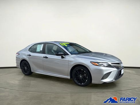 Used 2020 Toyota Camry SE w/ Carpet Mat Package AWD/4WD image 7