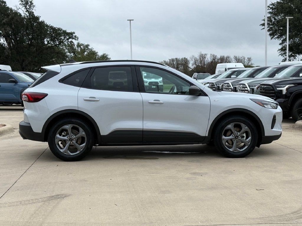 Used 2025 Ford Escape ST-Line FWD image 5