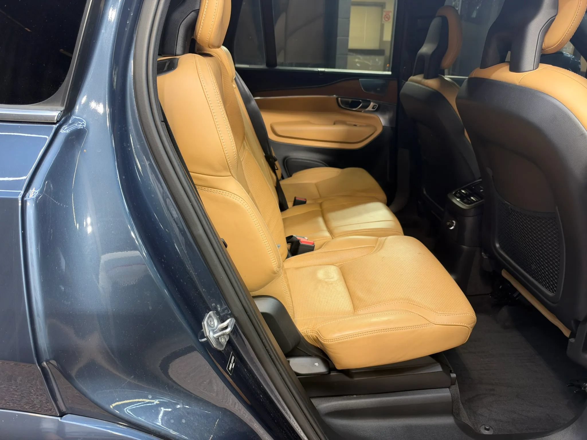 Used 2018 Volvo XC90 T8 Inscription w/ Convenience Package AWD/4WD image 30