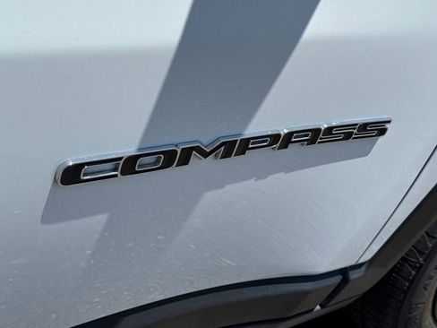 Certified 2024 Jeep Compass Latitude AWD/4WD image 8