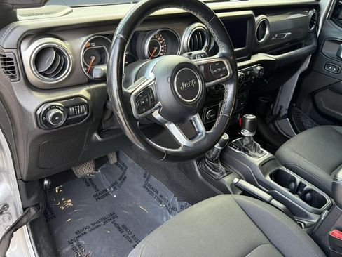 Used 2020 Jeep Wrangler Unlimited Sahara AWD/4WD image 4