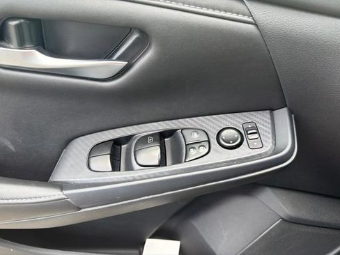 Used 2024 Nissan Sentra SV FWD image 12