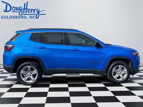 Used 2024 Jeep Compass Latitude image 6