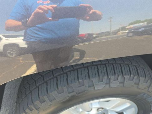 Used 2018 Chevrolet Tahoe LT image 6