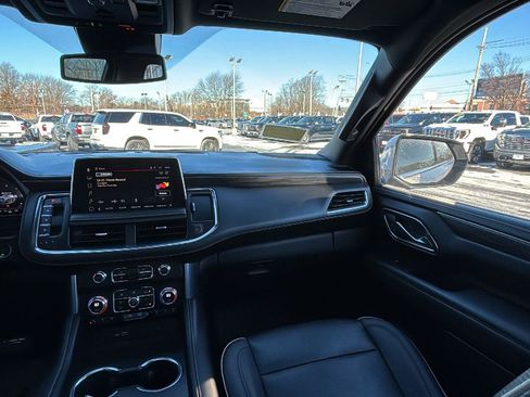 Certified 2023 GMC Yukon SLT w/ SLT Luxury Package image 28