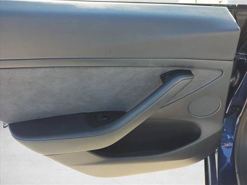 Used 2022 Tesla Model 3 Long Range AWD/4WD image 8