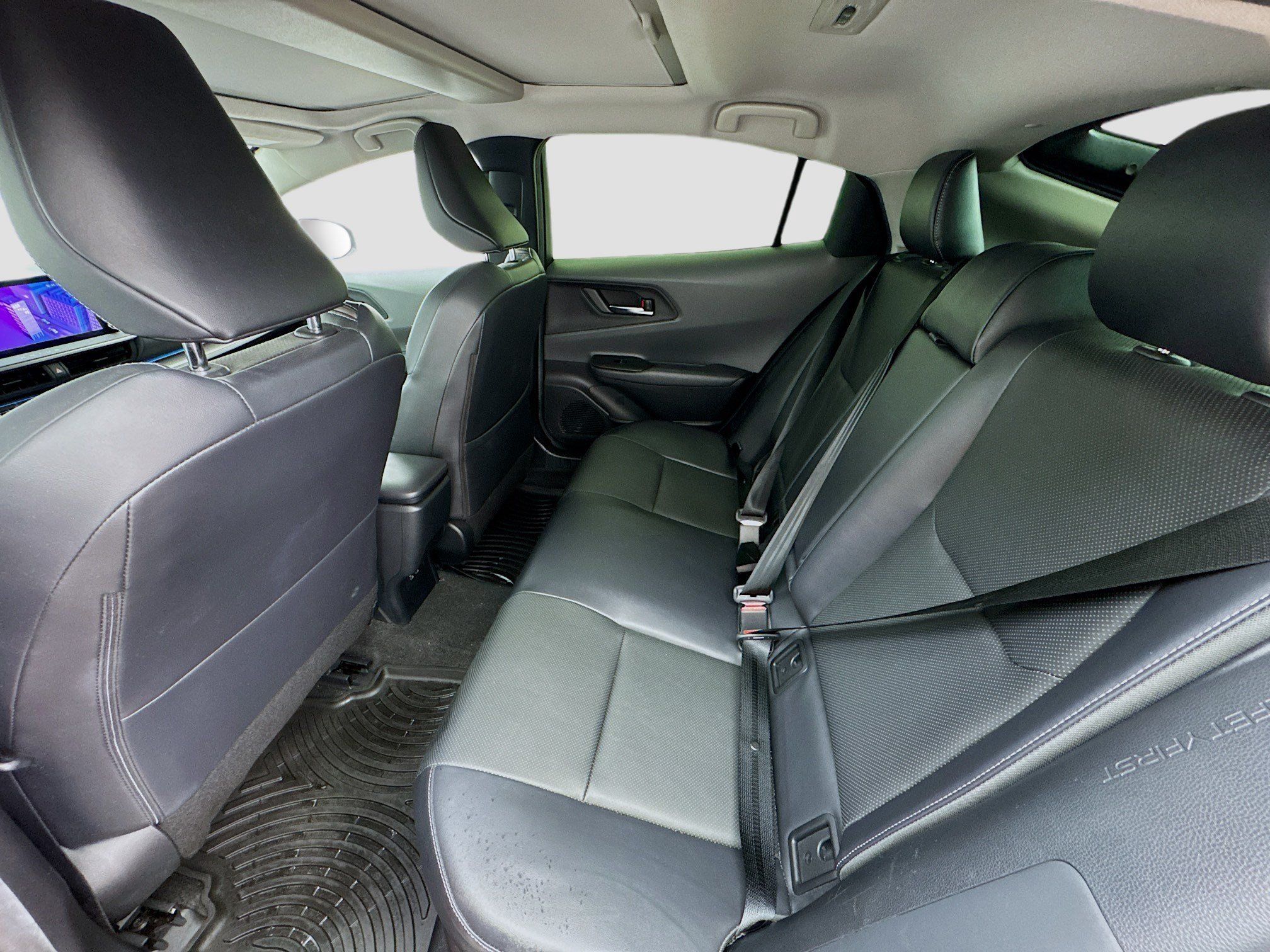 Used 2023 Toyota Prius Limited FWD image 16