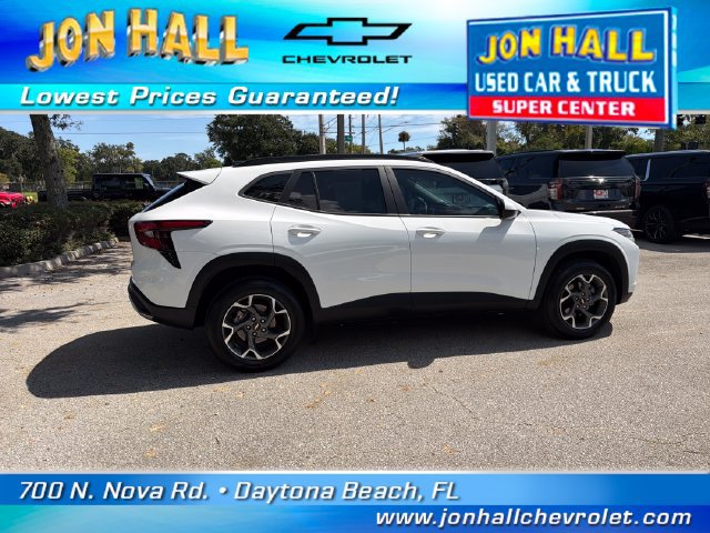 Used 2025 Chevrolet Trax LT w/ Driver Confidence Package FWD image 11
