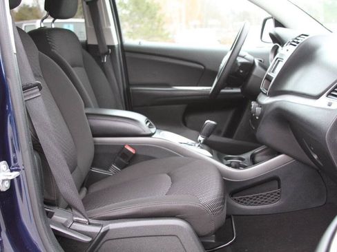 Used 2017 Dodge Journey SXT w/ Comfort/Convenience Group AWD/4WD image 10