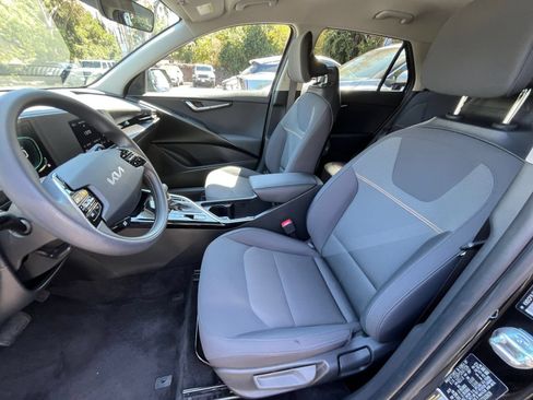 Used 2026 Kia Niro LX FWD image 24