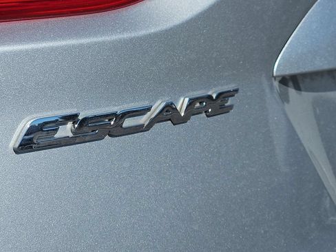 Used 2015 Ford Escape SE FWD image 5