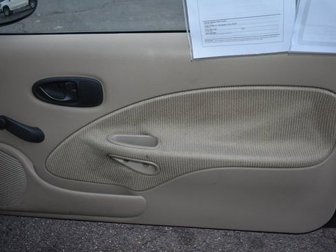 Used 1998 Saturn S-Series SC1 image 28