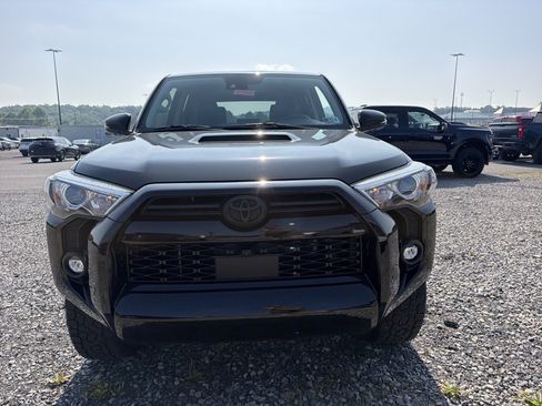 Used 2022 Toyota 4Runner TRD Off-Road Premium AWD/4WD image 11