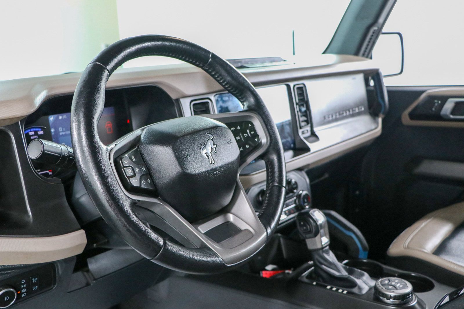 Used 2022 Ford Bronco Wildtrak AWD/4WD image 23