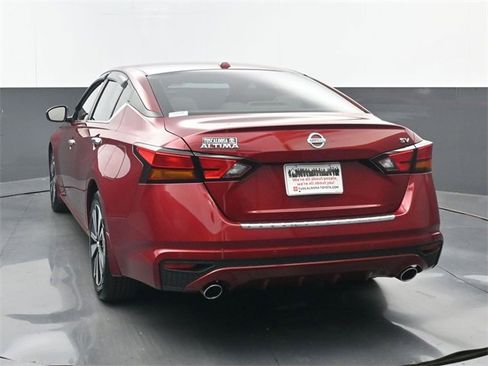 Used 2022 Nissan Altima 2.5 SV w/ SV Premium Package image 21