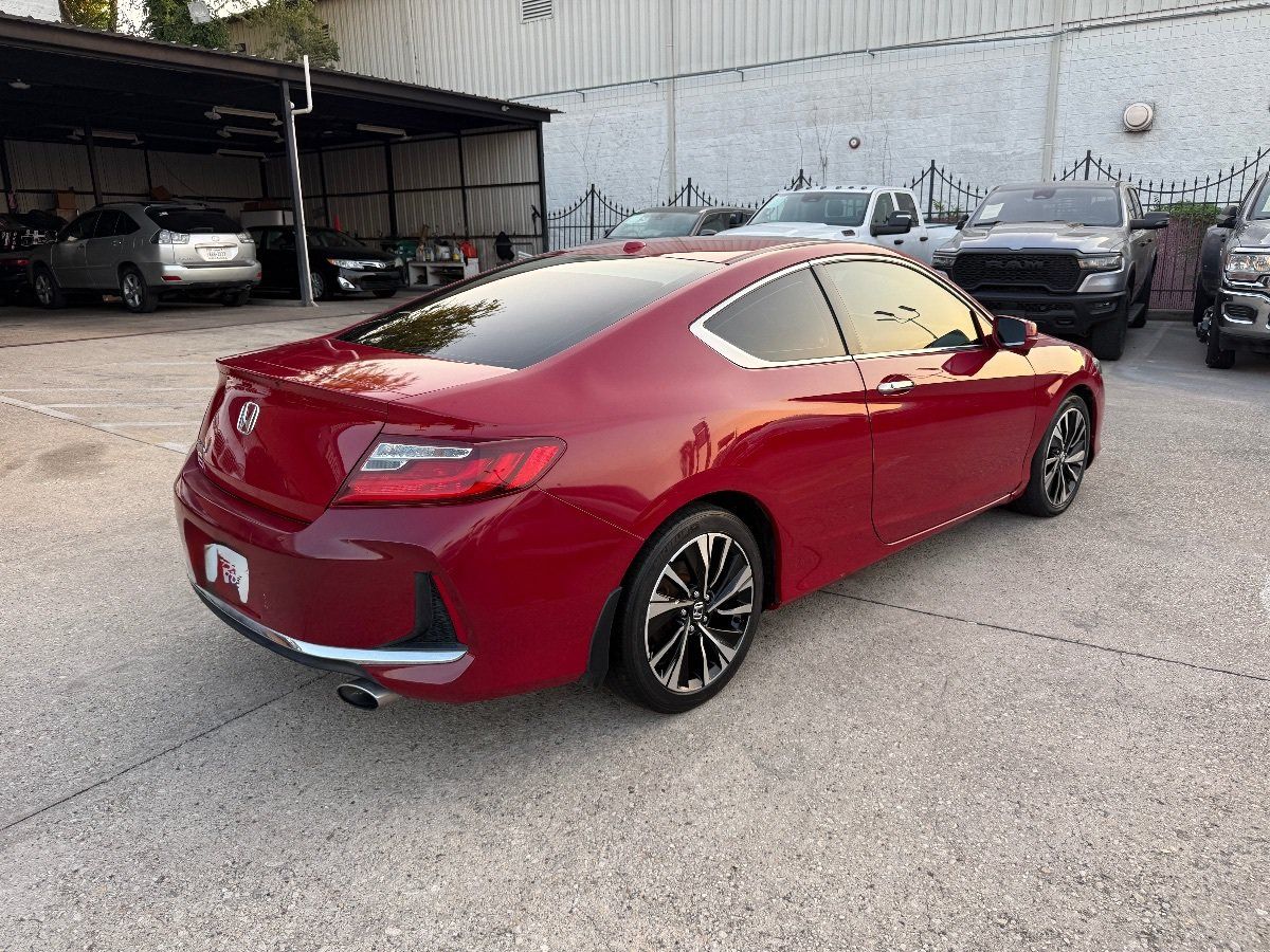 Used 2017 Honda Accord Touring image 4