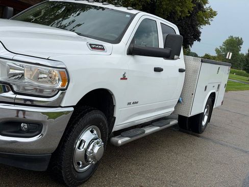 Used 2019 RAM 3500 Tradesman w/ Chrome Appearance Group AWD/4WD image 11