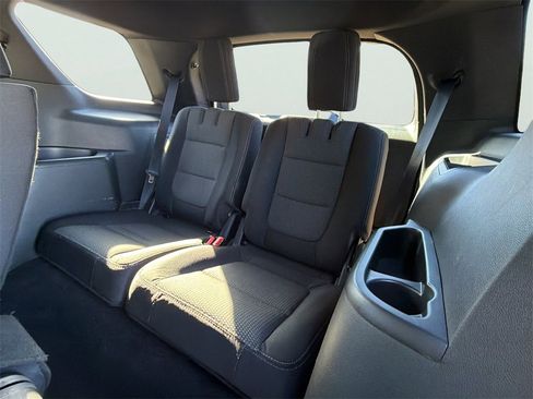 Used 2018 Ford Explorer XLT w/ Equipment Group 201A image 26